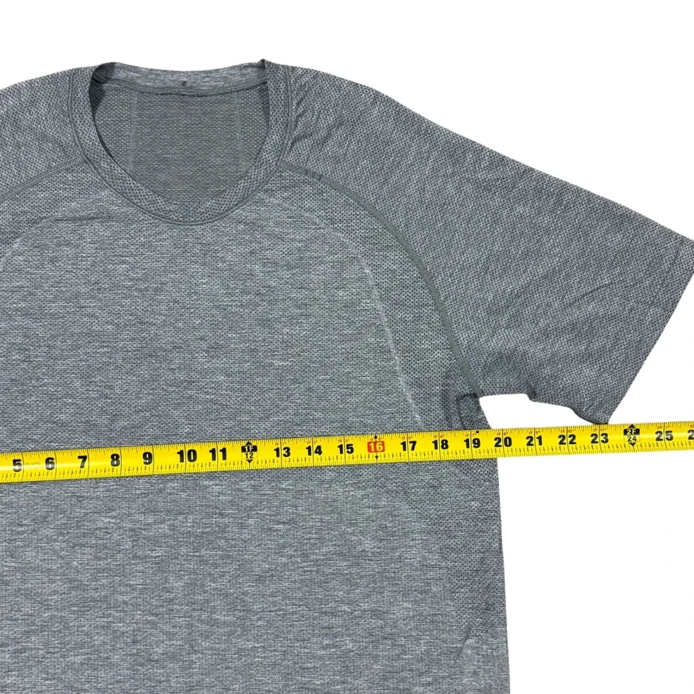 Lululemon Metal Vent Tech‎ 2.0 Shirt Men's Large Gray Live In Practice Gym Run - Picture 6 of 8